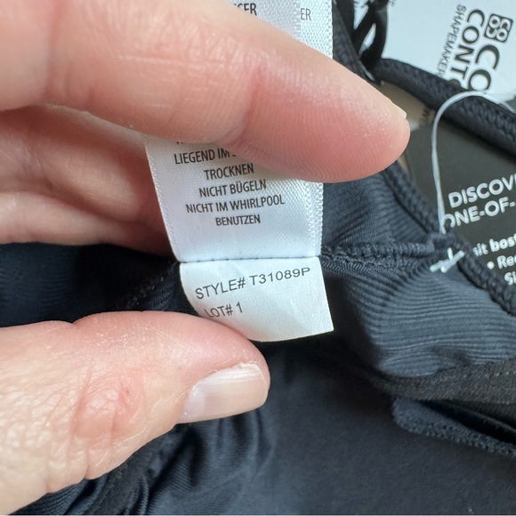 Coco Reef Contours Chroma One Piece Swimsuit Romper 8 Black Wrap Smoothing NWT - Picture 14 of 15